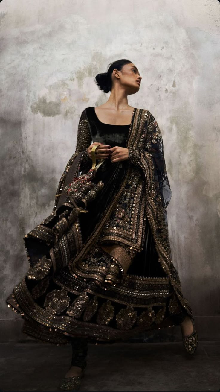 Noir Velvet Zardozi Kalidar