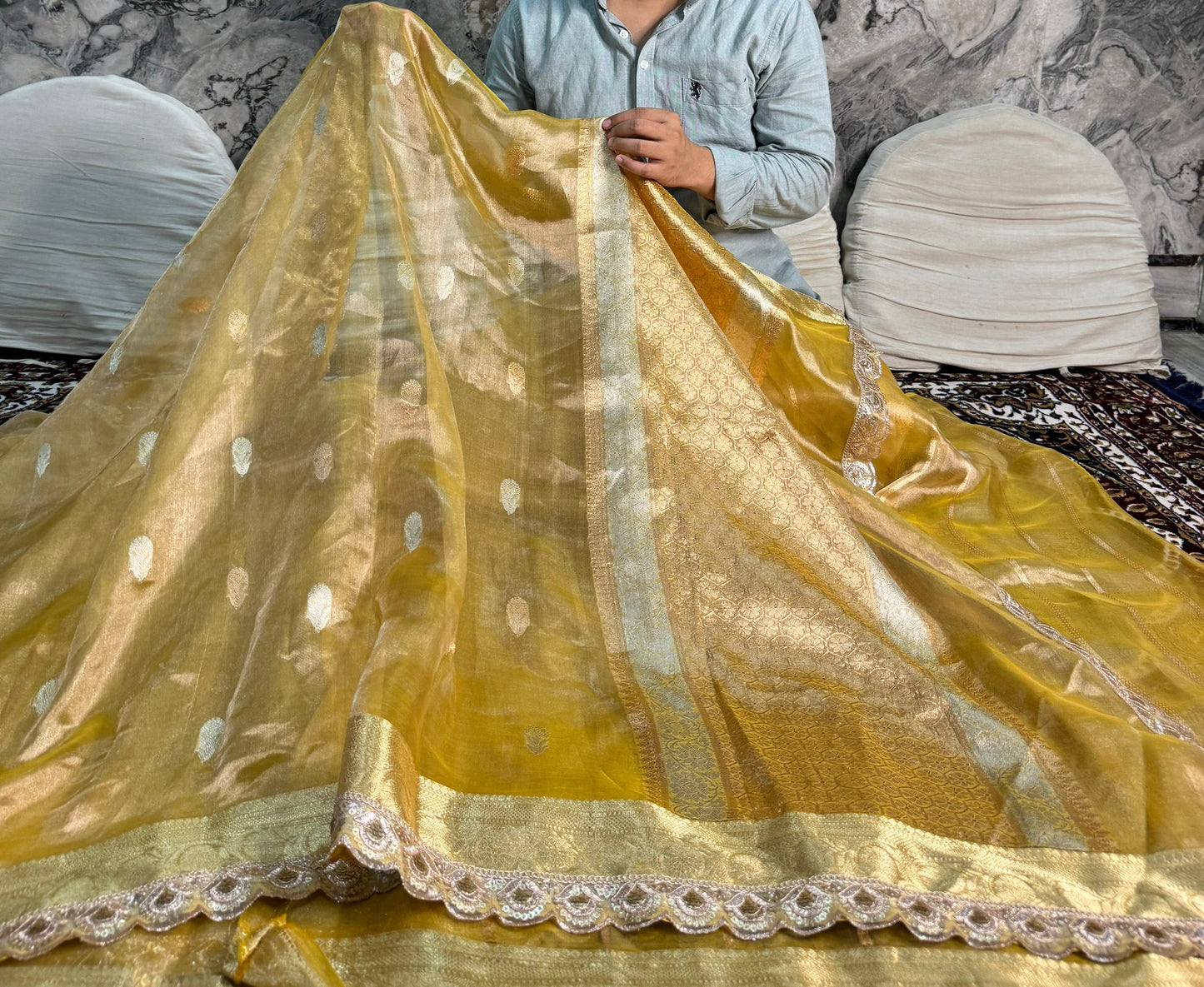 Sona-Roopa Booti Pure Kadhua Tissue Silk